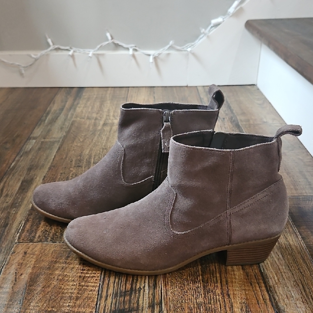 Vionic Women's Buttery Soft Suede Leather Ankle Boots‎